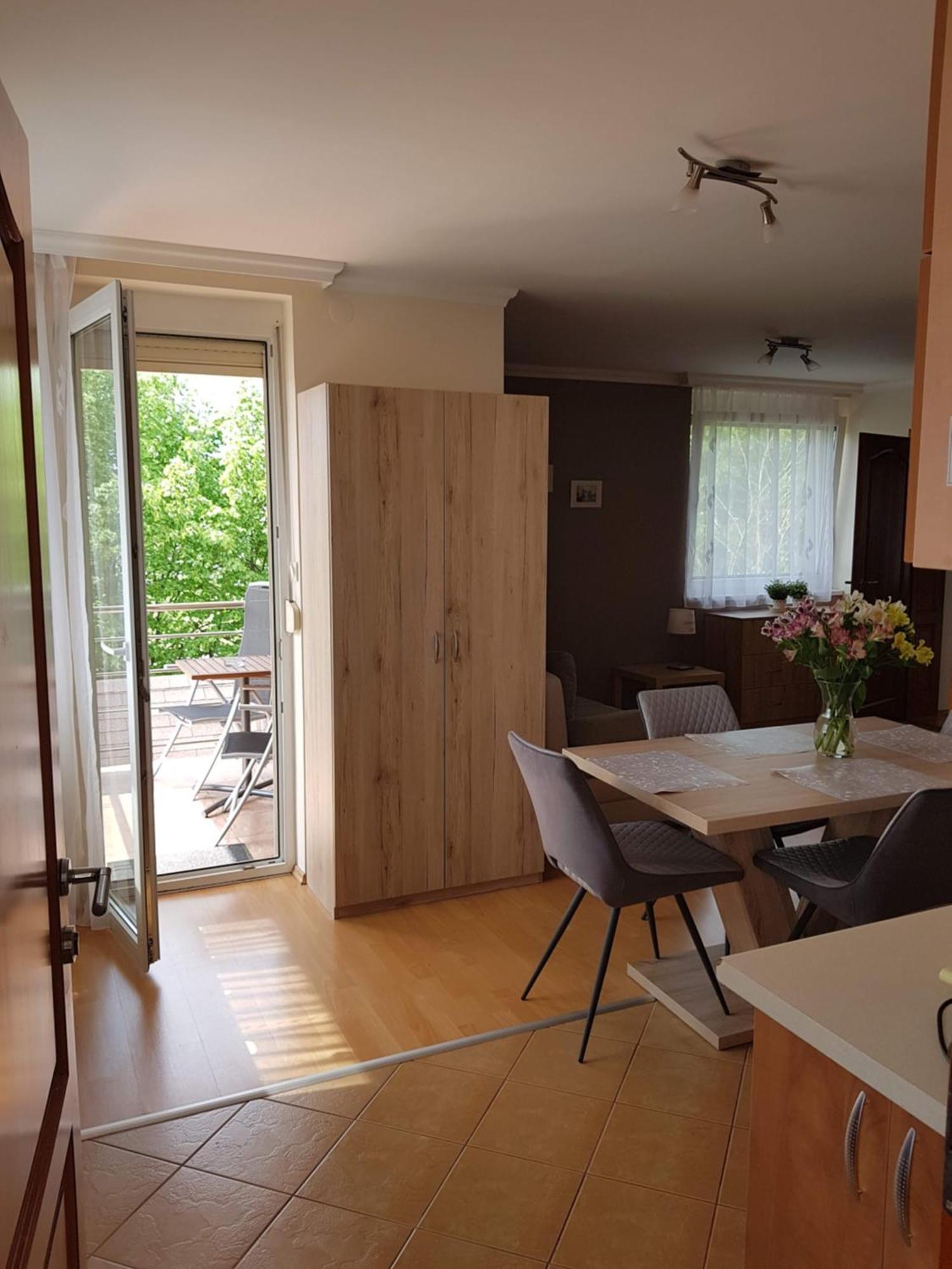 Elek Apartmanhaz Хайдусобосло Экстерьер фото