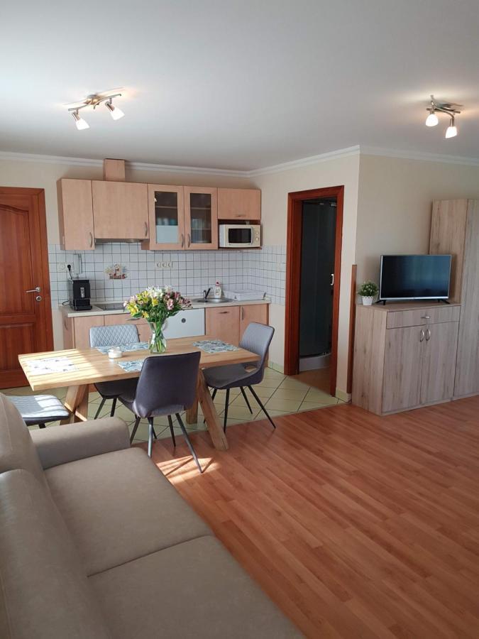 Elek Apartmanhaz Хайдусобосло Экстерьер фото