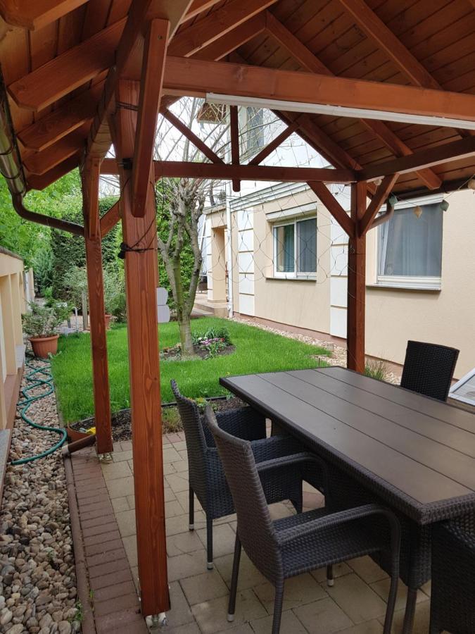 Elek Apartmanhaz Хайдусобосло Экстерьер фото