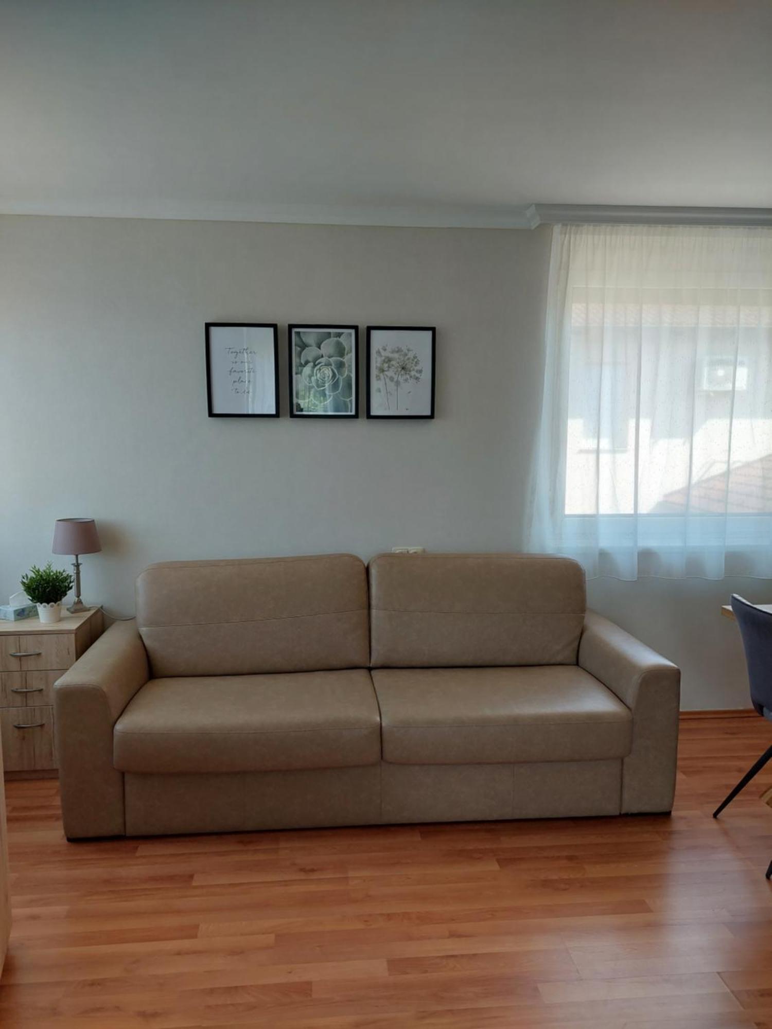 Elek Apartmanhaz Хайдусобосло Экстерьер фото